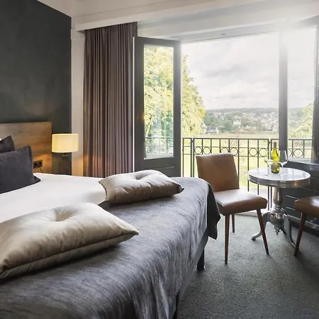 Restaurant De Wolfsberg 4*