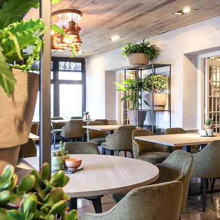 Restaurant De Wolfsberg 4*