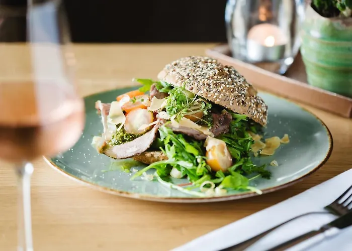 Restaurant De Wolfsberg 4*