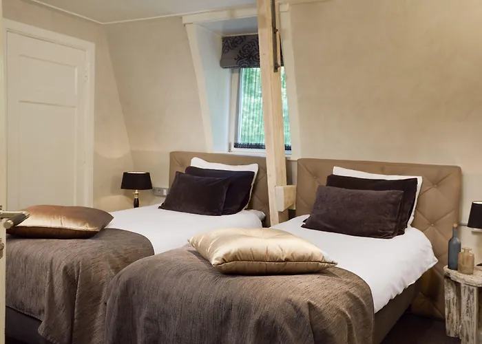 Restaurant De Wolfsberg Hotell 4*