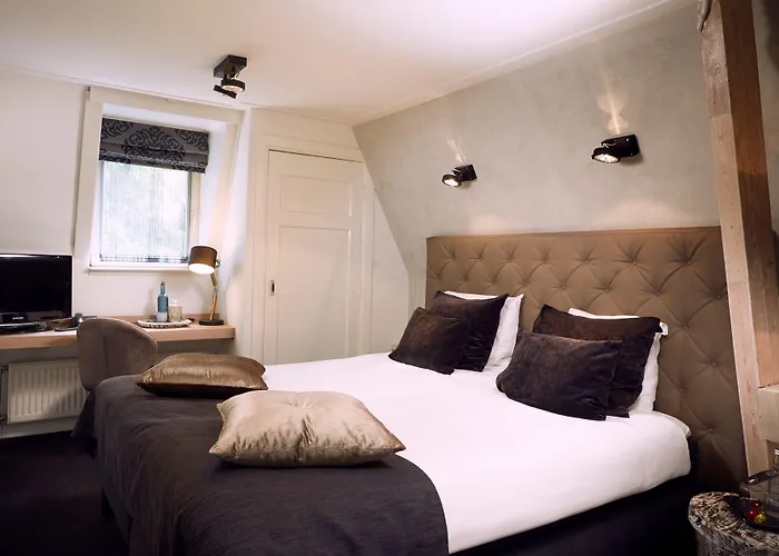 Hotell Restaurant De Wolfsberg 4*